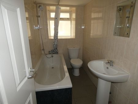 Alexandra Road Flat 2 - Photo 5