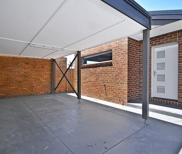 Modern Living in the Heart of Pascoe Vale - Photo 6