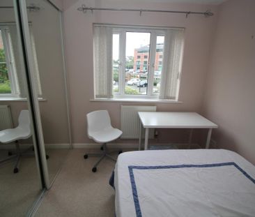2 bedroom flat to rent - Photo 4