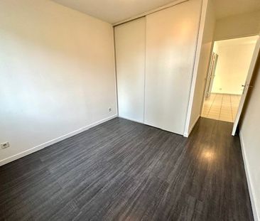 Location Appartement 2 pièces 53m² DECINES CHARPIEU 69150 - Photo 2