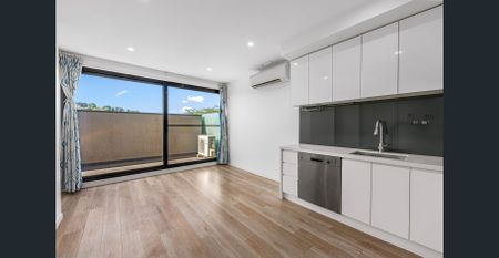 LIGHT AND BRIGHT APARTMENT LIVING! - Photo 4