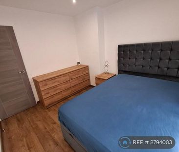 3 bedroom terraced house to rent - Photo 5