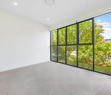 Ultra Modern Family Home in Dahlia Estate - Photo 2