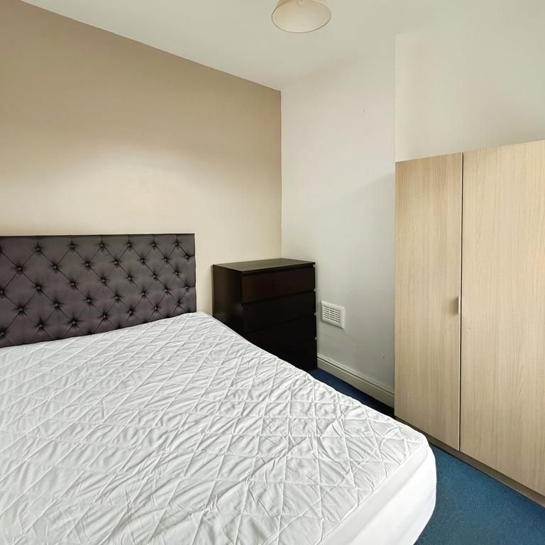 4 bedroom terraced house to rent - Photo 1
