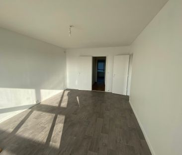 CAEN RUE CHATEAUBRIAND APPARTEMENT F2 53 M² AVEC CAVE ET GARAGE - Photo 2