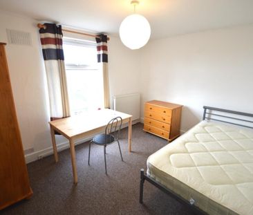 11 bedroom flat to rent - Photo 3