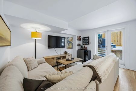 121 Montgomery Avenue - Photo 3