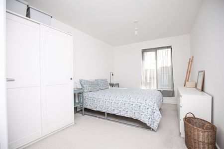 Syresham Gardens, Haywards Heath - Photo 2