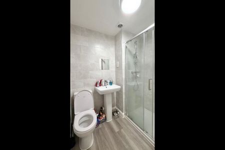 Room in a Shared House, Stephendale Road, SW6 - Photo 4