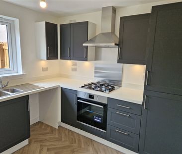 2 bedroom terraced house to rent - Photo 2