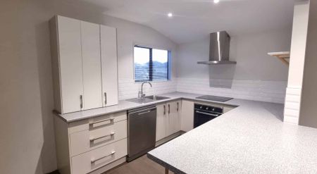 Family home in Beach Haven - Photo 5