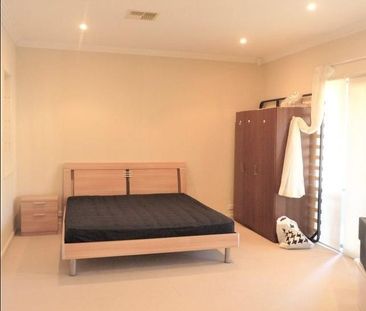 22 Birchgrove Cres, Eastwood NSW 2122 - House For Rent | Domain - Photo 2