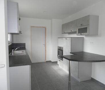 Location Maison 6 pièces 115m² MELESSE 35520 - Photo 5