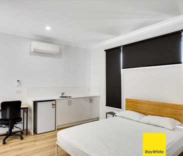 Single Room | Secure, Stylish Rooming House Living - Photo 2