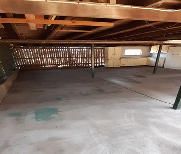 HIGH-SET 4 BEDROOM FAMILY HOME IN WANDAL. - Photo 4