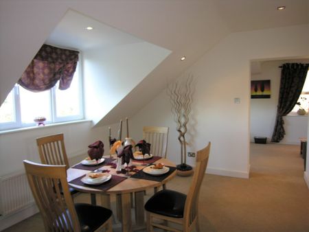 2 bedroom Apartment to rent - Photo 2