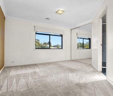 Sophisticated Family Home - Premium Location Opposite Applecross Se... - Photo 3
