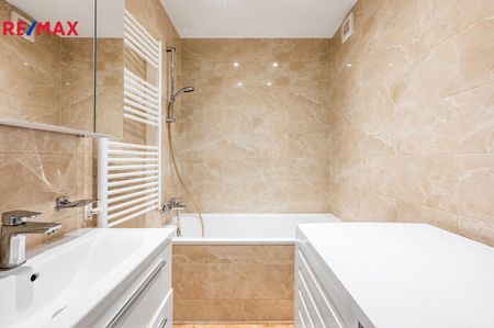 Pronájem bytu 3+1 v osobním vlastnictví 55 m², Praha 8 - Kobylisy - Photo 5