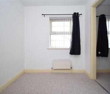 The Point, Wakefield - Photo 1