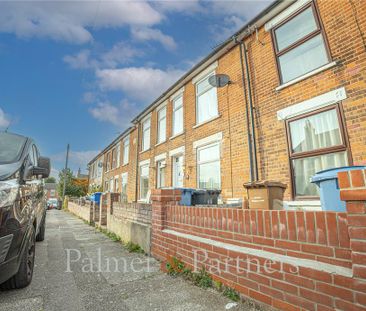 3 bedroom terraced house to rent - Photo 3
