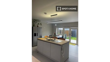 Double room in a two bedroom house for single person for ren - Photo 4