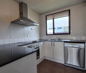 3 Bedrooms, Unsworth Heights - Photo 2