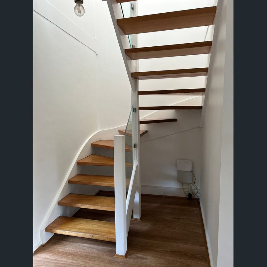 Tranquil Light Filled 2 Bedroom & Study Oasis in the Heart of Yarraville! - Photo 1