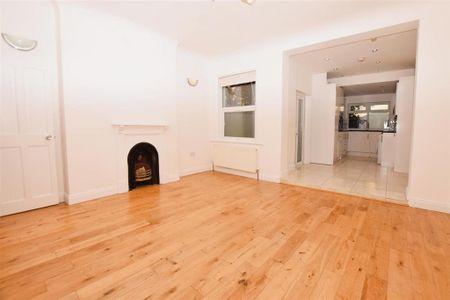 4 bedroom house to rent - Photo 2