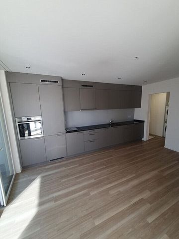 Modern, spacious and as good as new - Photo 5