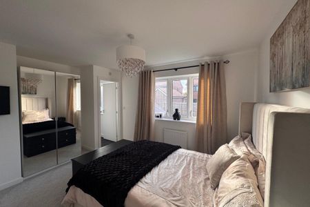 Evans Mead - Photo 3