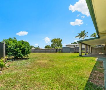 Family home with large yard - Photo 3
