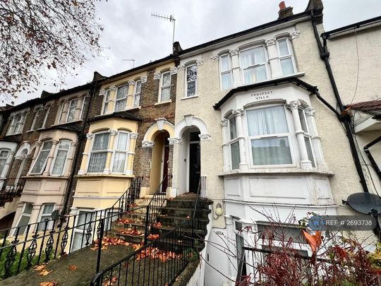 2 bedroom flat to rent - Photo 1