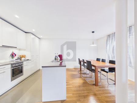 SPACIOUS IN CENTRAL LOCATION - Photo 2