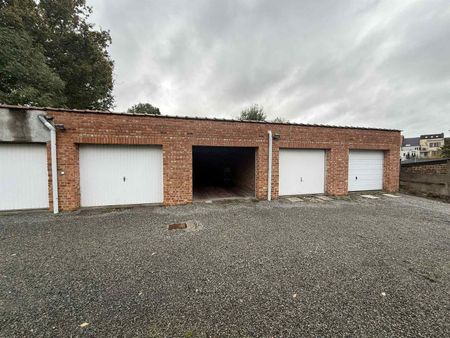 Ruime garage met afstandsbediening. - Photo 4