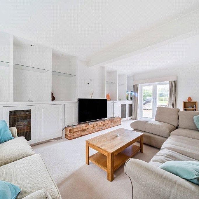 4 bedroom detached house to rent - Photo 1