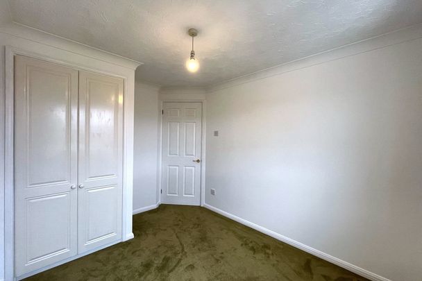 Anchor Close - Photo 1