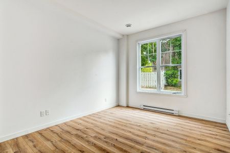 94 Rue St Louis Saint-Eustache, QC J7R - Photo 2
