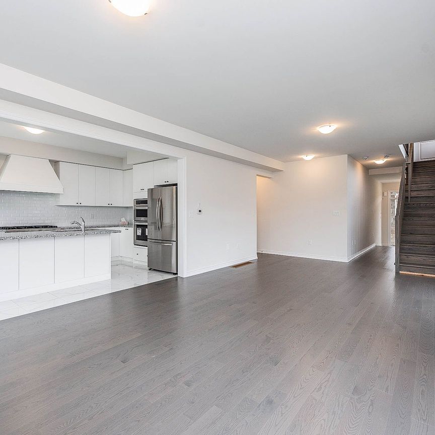 For Lease - 19 Valleybrook Road Unit# Upper, Barrie, Ontario - Photo 1