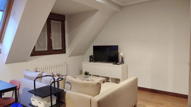 Piso de alquiler en Oviedo - Calle Campoamor, Salesas - Foncalada - Campoamor - Photo 1