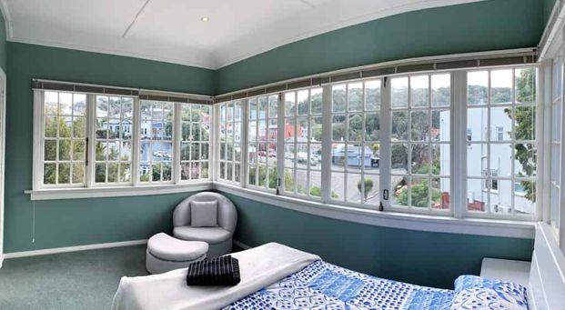 Sunny and Warm Studio room on Pitt - Photo 1