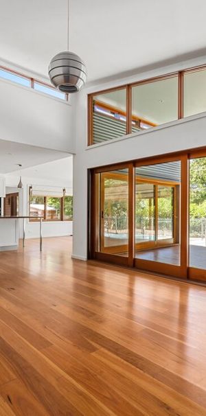 Spacious Family Home with Pool - Photo 1