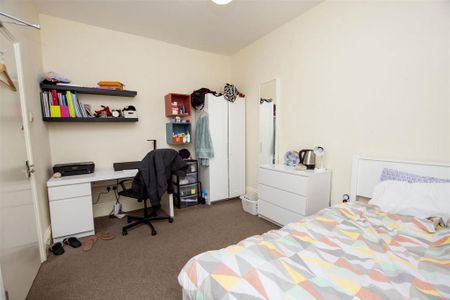 6 bedroom house to rent - Photo 2