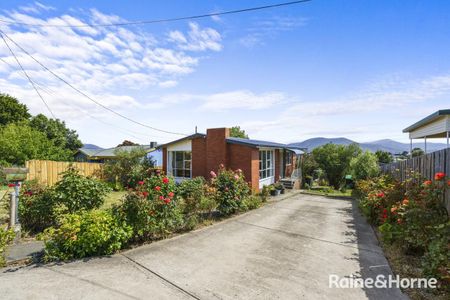 31 Twelfth Avenue, West Moonah, TAS 7009 - Photo 2