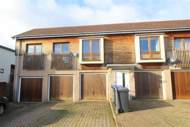 Great Mead, CHIPPENHAM - Photo 1