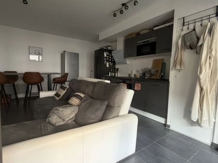Location Appartement 2 pièces 44 m2 à Aix-en-Provence - Photo 2