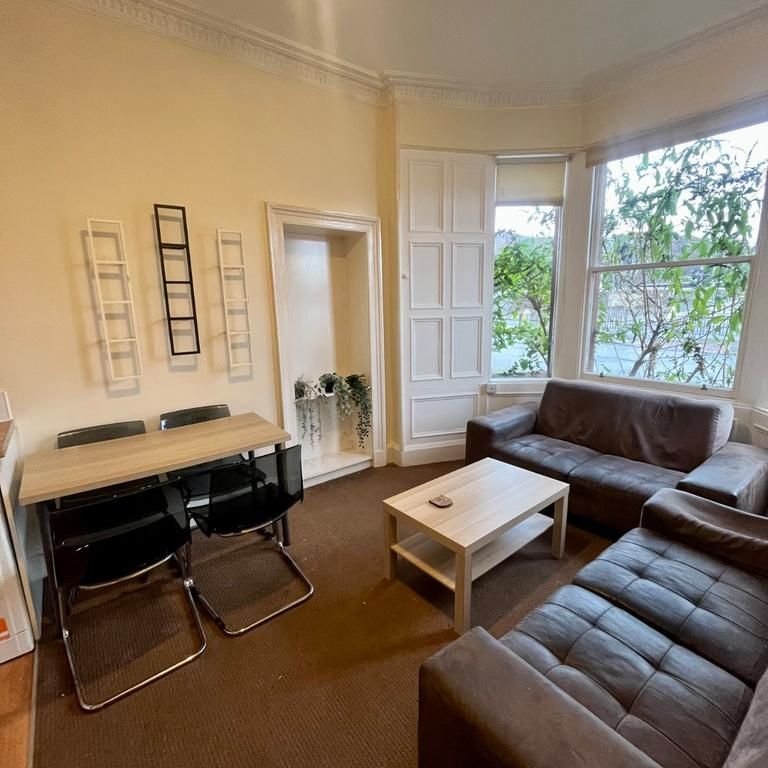 3 bedroom flat to rent - Photo 1