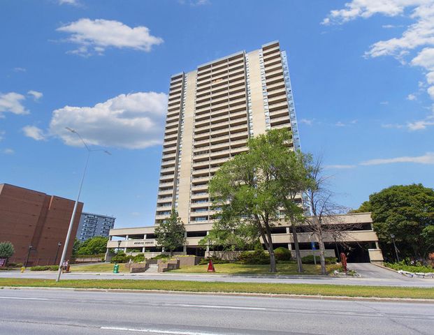 Bromley Square | 2001 Carling Avenue, Ottawa - Photo 1