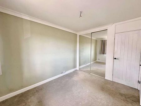 Keyes Drive, Kingswinford, DY6 - Photo 2