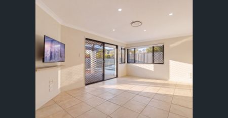 Generous Family Living in Central Robina - Photo 2