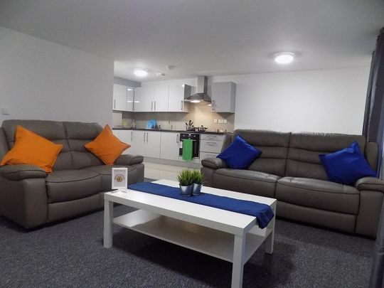 1 bedroom in a flat share to rent - Photo 1